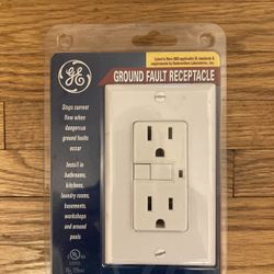 Ground Fault  receptacle 15a/125v With 20 A Prtection