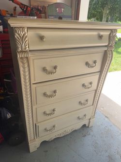 Designer Vaughan Bassett chest dresser