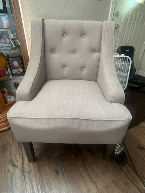 Accent Chairs
