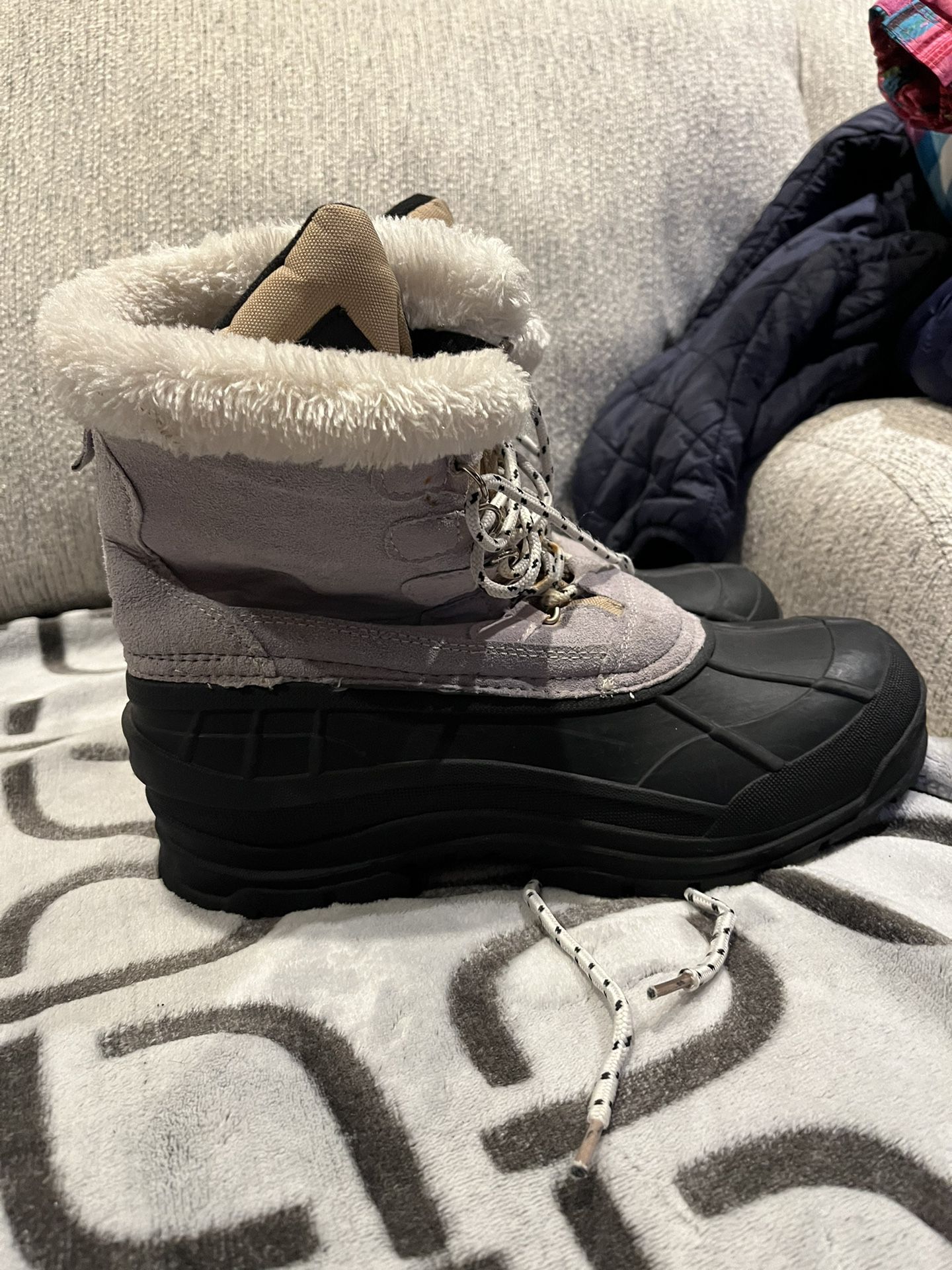 Womens Snow Boots Size 10