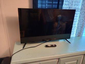 36 In Flat Screen Smart TV