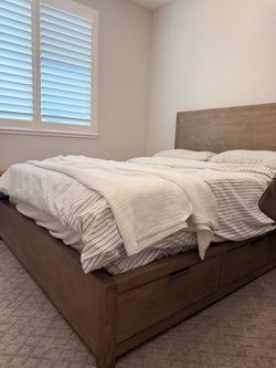 RH queen bed