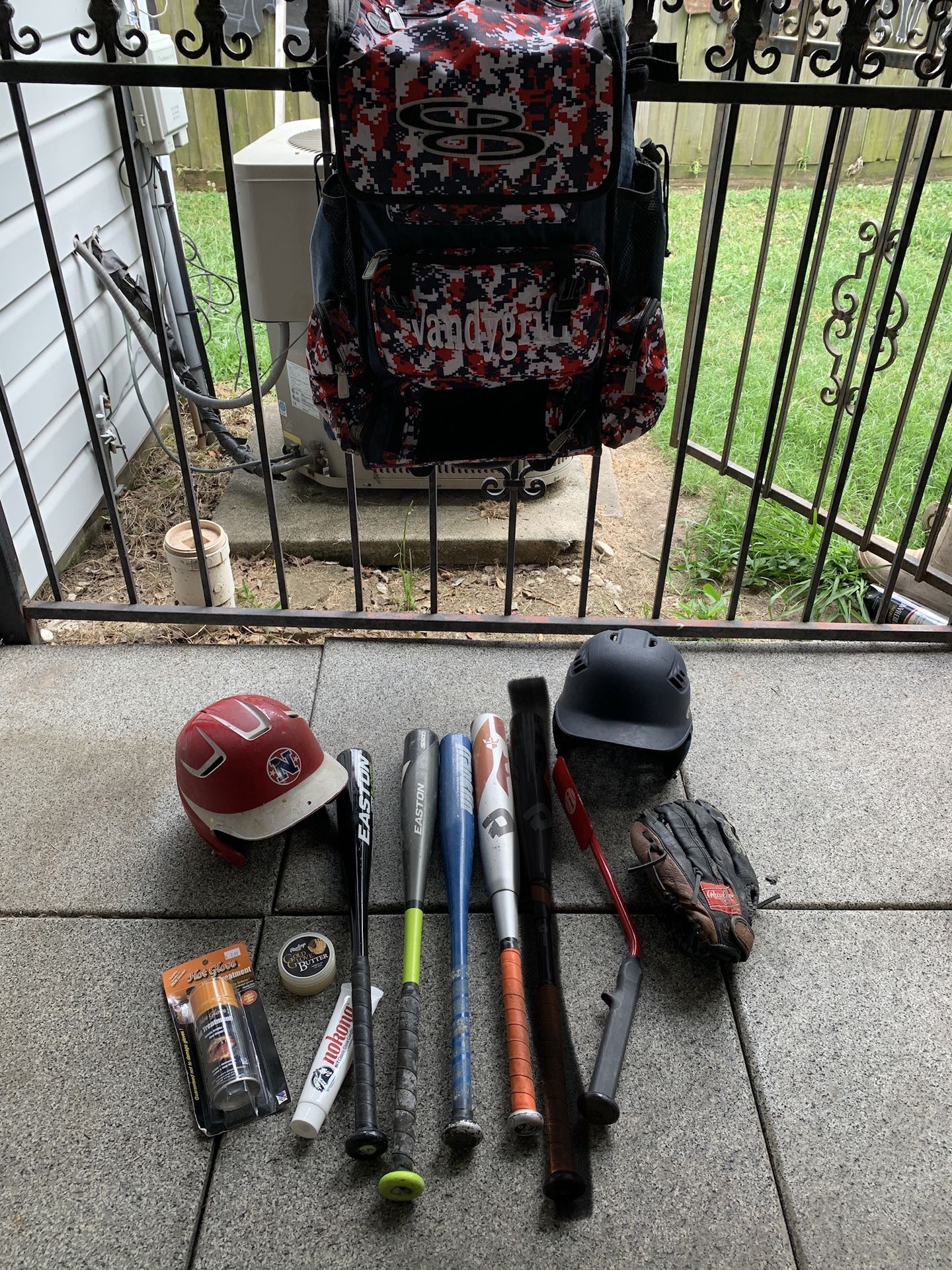 Baseball equipment set