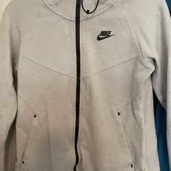 Nike Tech Women’s Jacket-size M