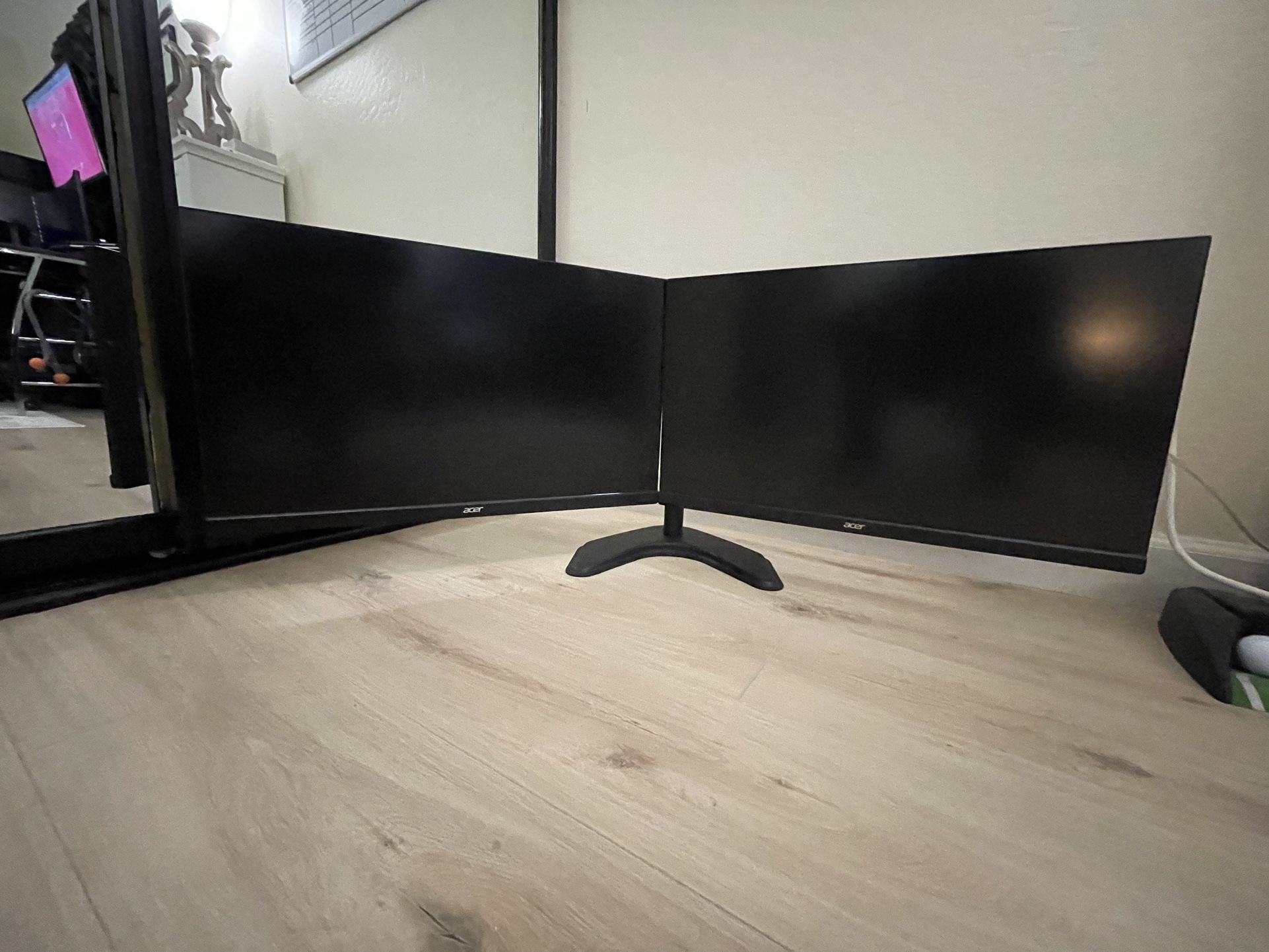 Dual monitor setup