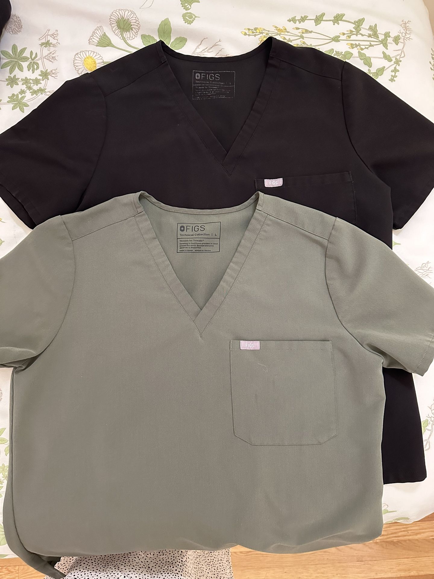 Women’s Figs Scrub Set(s)