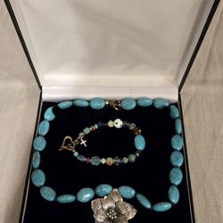 Turquoise Necklace And Matching Bracelet 