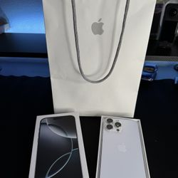 iPhone 16 Pro Max 256GB – Unlocked – Clean IMEI – Like New