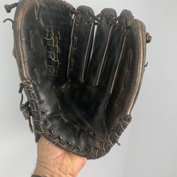 Classic Rawlings “The Pump” Baseball Glove, RPG1B