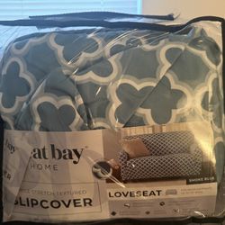 Great bay Home Slip Cover Love Seat 
