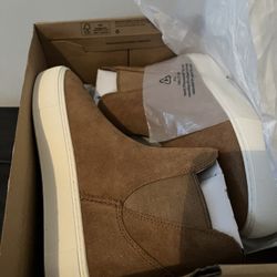 Women’s Camel Ugg