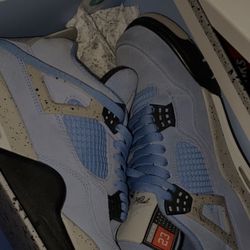 University Blue Jordan 4