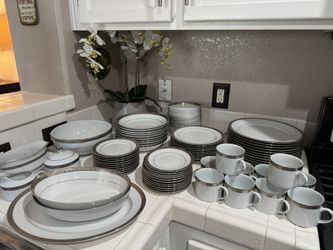 Royal Gallery Platinum Buffet Dinnerware