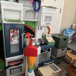 Play Kitchen + All Accessories 