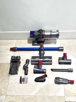 Dyson V 10 Animal Plus Vacuum Cordless