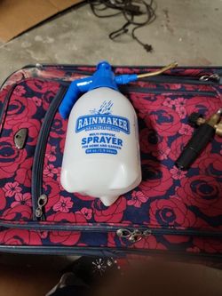 Rainmaker Pressurized Spray Bottle 64 oz