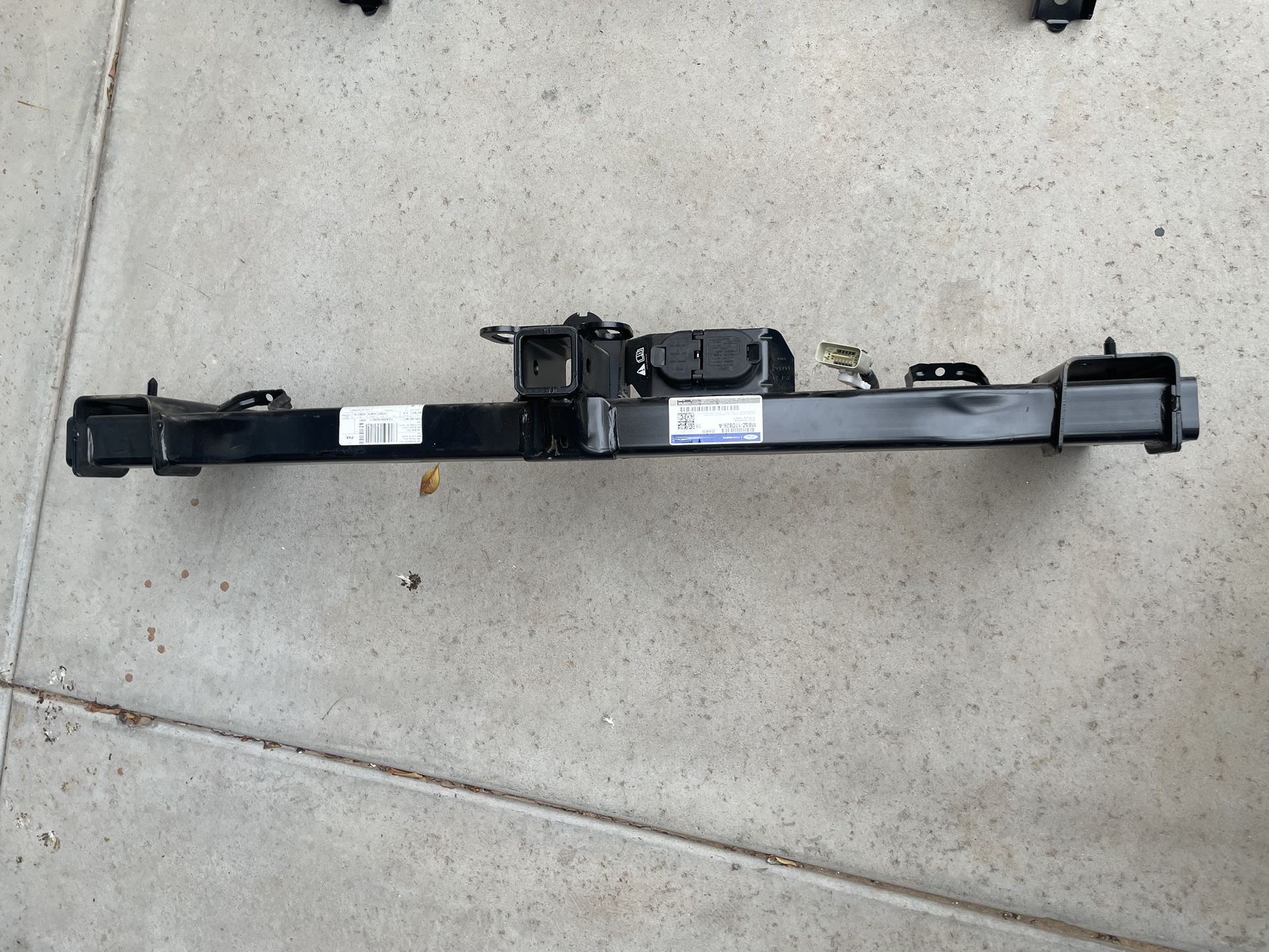 2020 Ford Explorer Tow Hitch Oem Fits Other models MB5Z-17D826-A