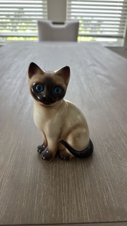 Ceramic Siamese Cat Statue