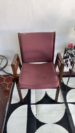 4 Study wooden chairs
