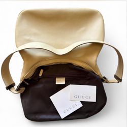 GUCCI Cream Leather Shoulder Bag Hobo Style Slouchy Zip Gold Accent USED 506H