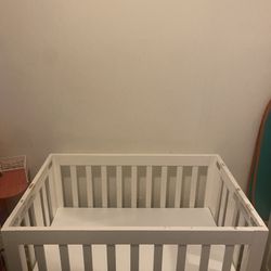 Foldable Mini Crib White Baby Crib