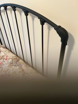 Full Size Bed Headboard and Bedframe