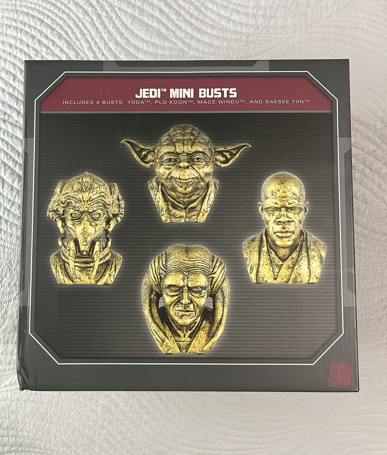 DISNEY PARKS Star Wars Galaxy’s Edge Jedi Mini Bust Set of 4 Yoda, Mace Windu