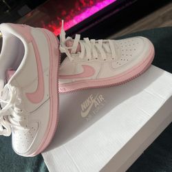 Brand New Nike AIR FORCE 1 Pink 3.5 YOUTH 