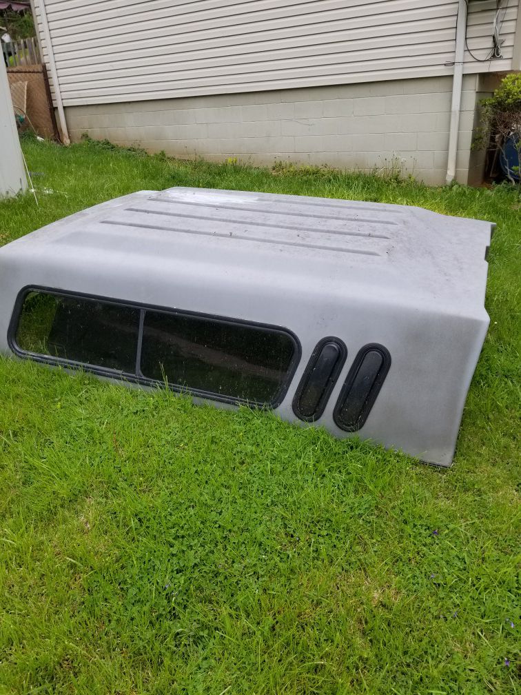 Leer camper shell off a 96 Ford f150