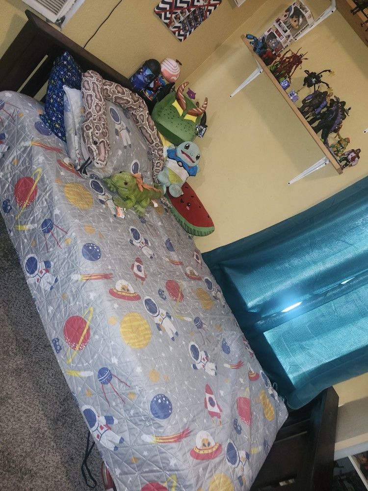 Twin Size Bed. Wooden Bed Frame