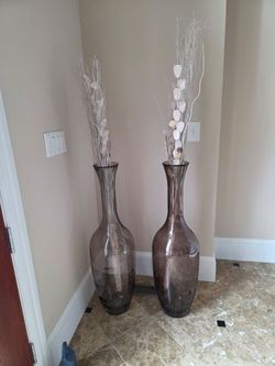Set of 2 Tall vases