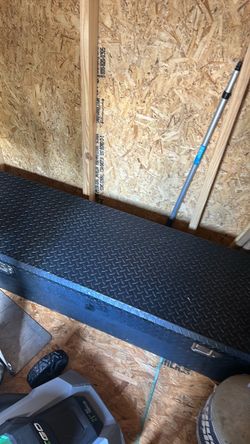 Tool box with key size 69”x21”