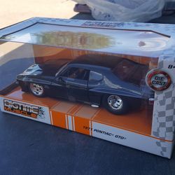 71 PONTIAC GTO JUDGE DIE-CAST 1/24 SCALE 