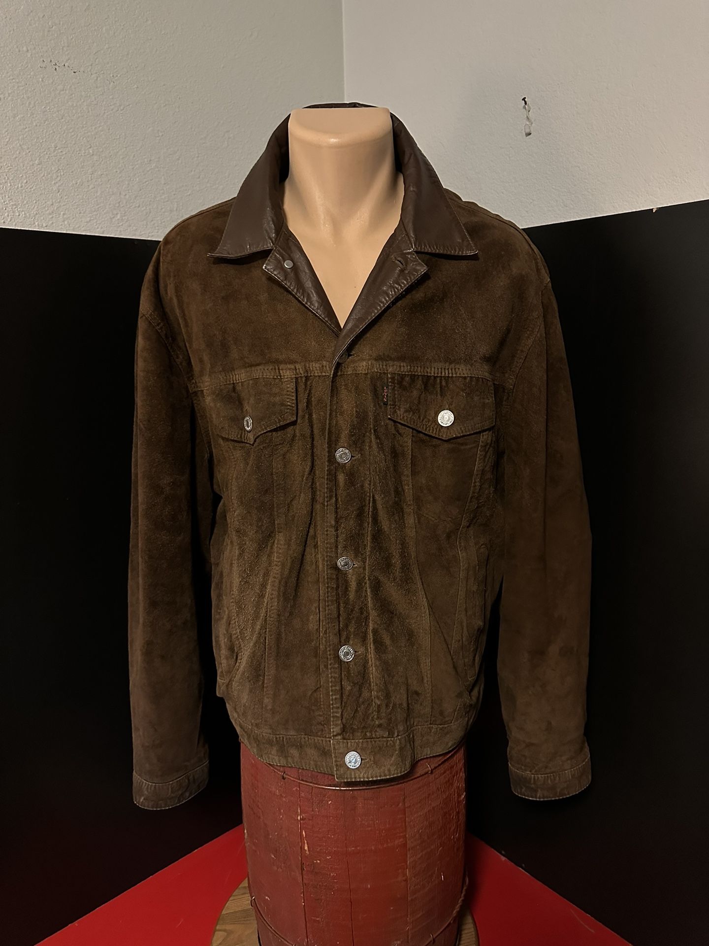 VTG 80s Levi Brown Suede Trucker Jacket Leather Collar Med.