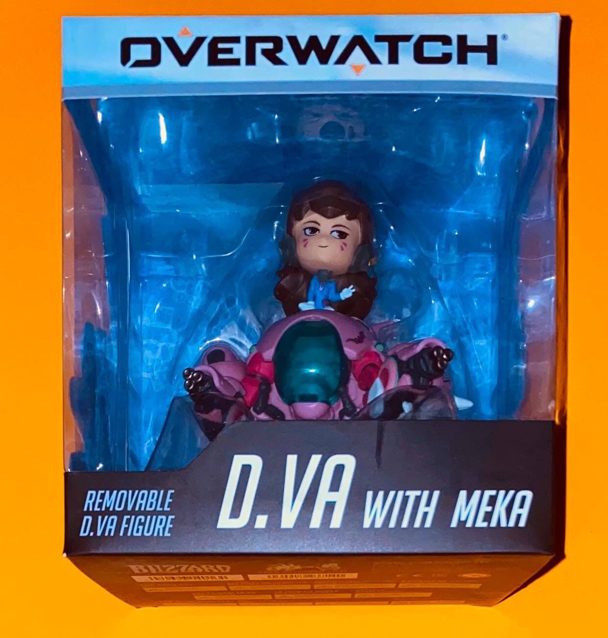 Overwatch D.Va with Meka Figure