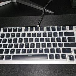 Glorious GMMK PRO 75% Keyboard + 2 Sets of Switches - Premium Setup