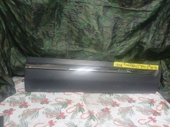 2016-19 Ford Explorer Right Front Door Molding