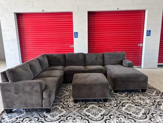 Large Charcoal Gray  Sectional with Ottoman – Delivery Available pay after delivery