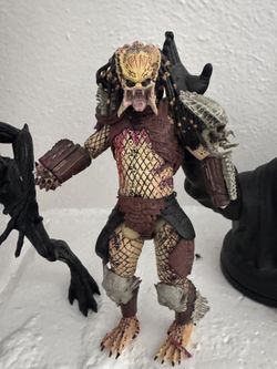 Predator Statue!