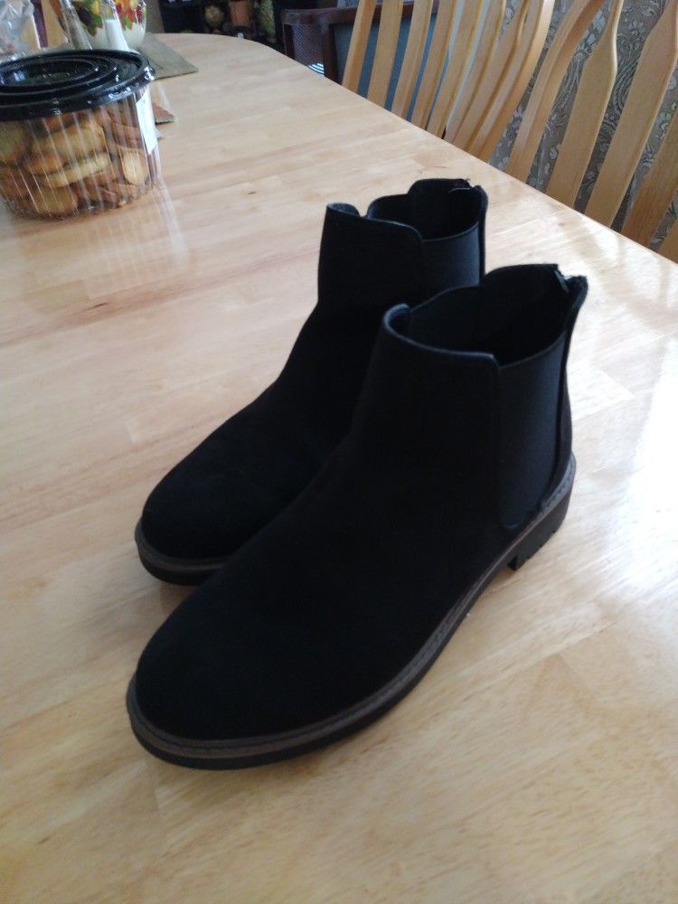 Esprit Black Leather 9M black zipper almost New