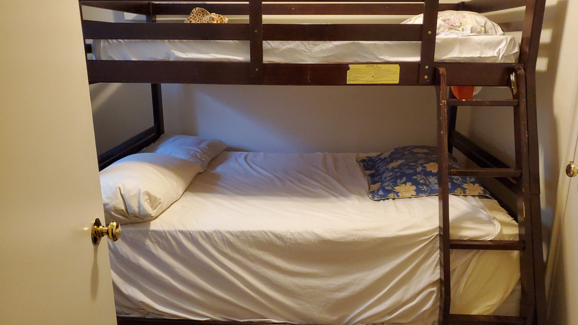 Bunk bed (Without mattress)