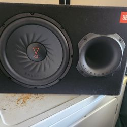 JBL SUBBP12AM - 12” amplified 12” Subwoofer with Sub Level Control, Black