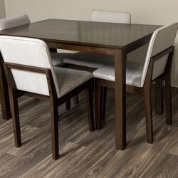 4 Person Dining Table 