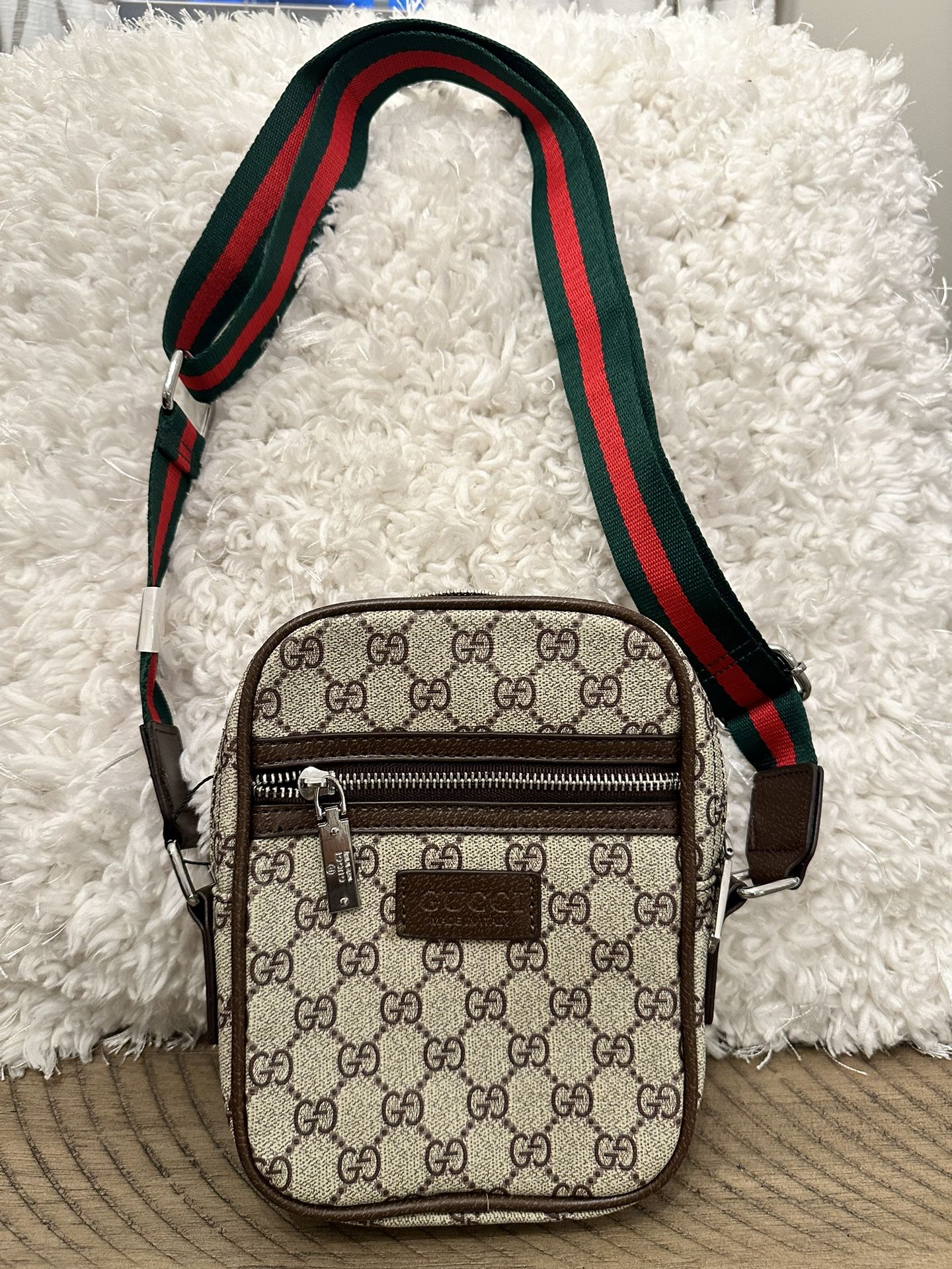 🎁🎉🎄Sling Bag, Phone Bag , Wristlet 🎄🎁65