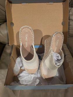 Brand new Toms shoes womens size 7.5