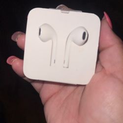 Apple EarPods with Lightning Connector