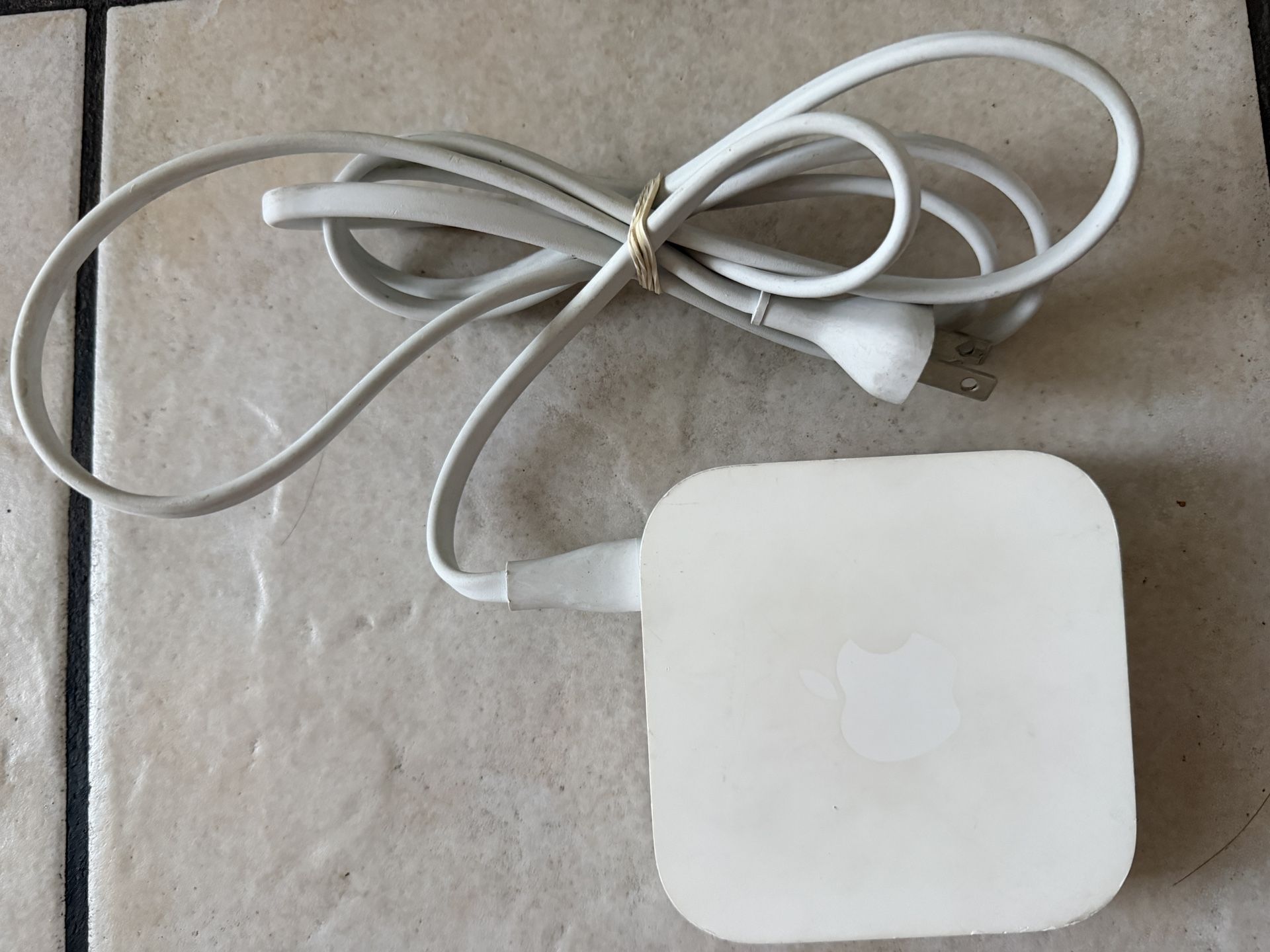 Apple AirPort Express Base Station A1392 A5