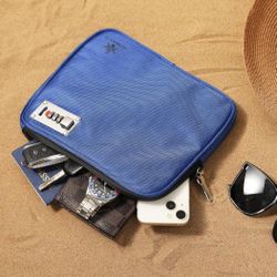 Anti-Theft Locking Beach Bag, 9x7.5-inch Portable Beach Safe for Securing Your Valuables and Phone – Blue