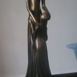 Statue