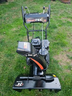 24inch Ariens Sno-Tek self-propelled snowblower with electric start in like new condition